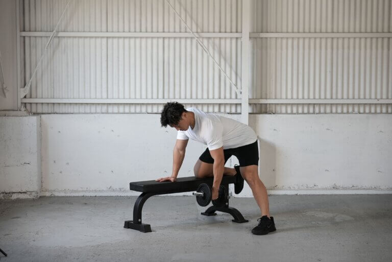 ダンベルでできる！背筋に効果的なトレーニングメニュー